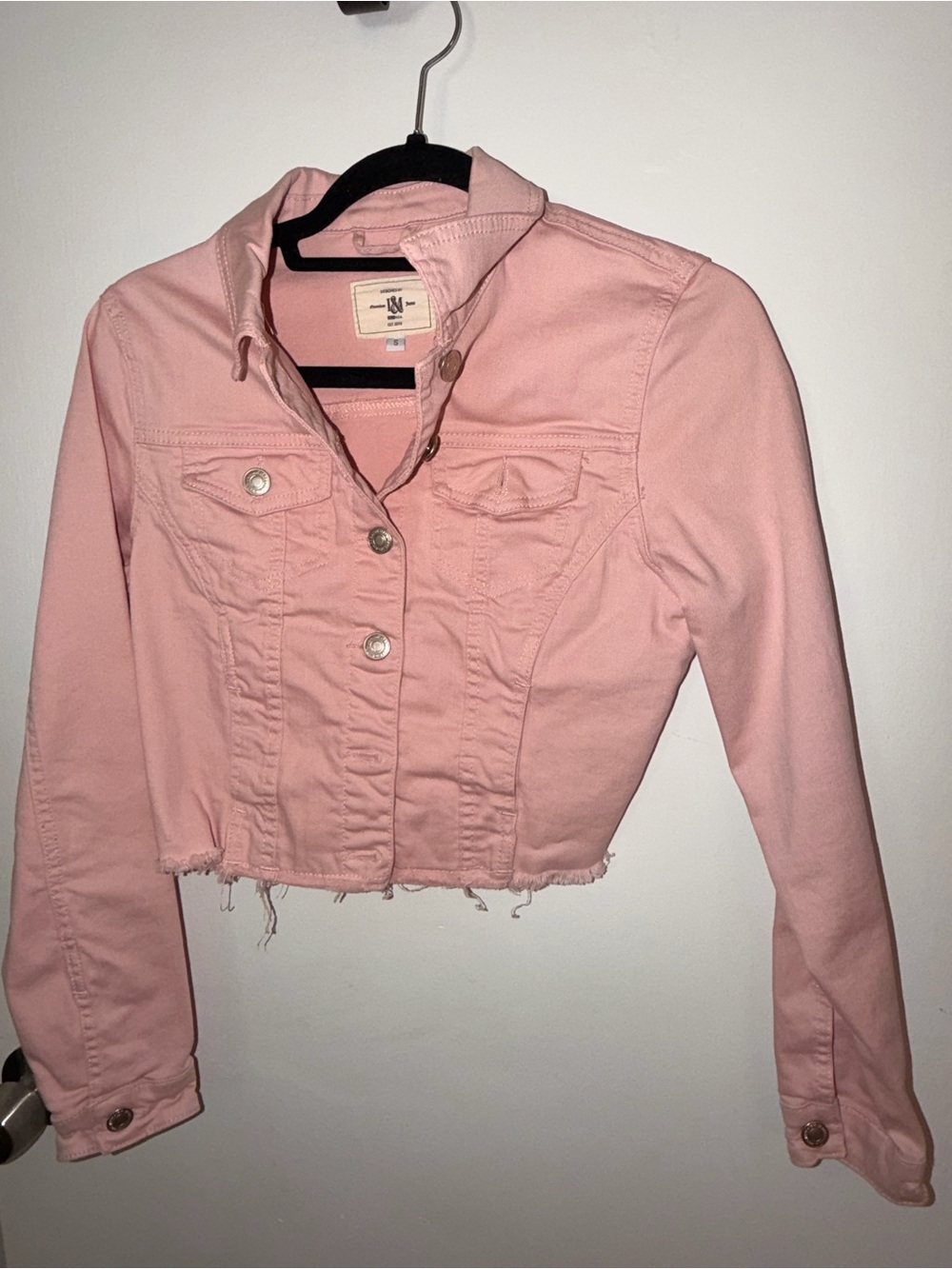Cropped Pink Denim Jacket with Frayed Hem